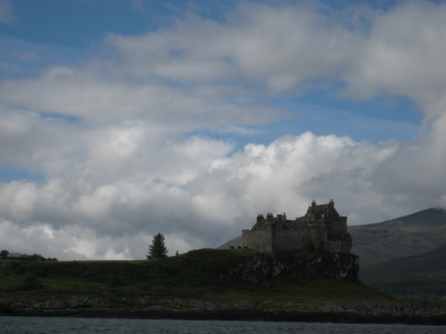 duartcastlevedindsejlingentilsoundofmull.jpg